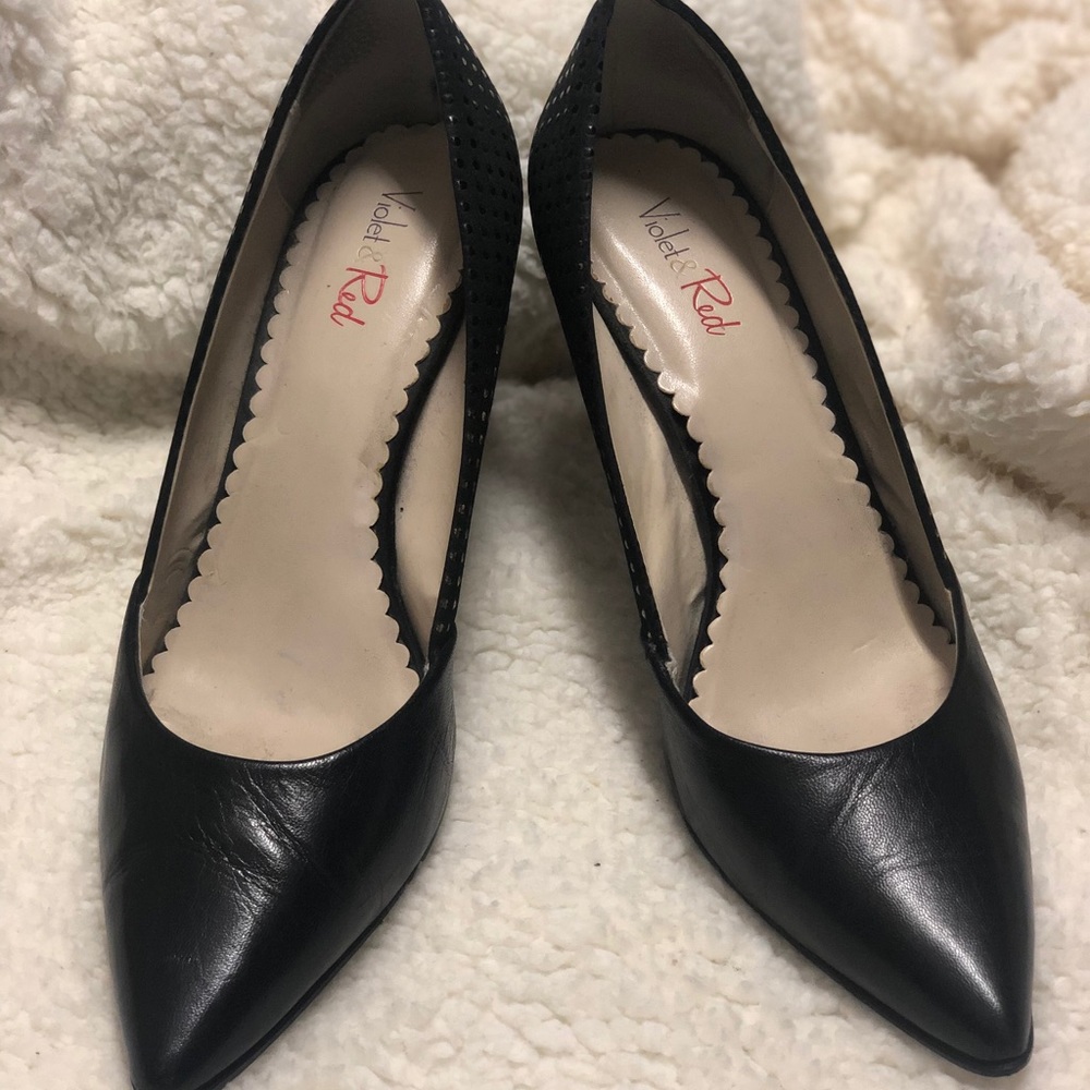 Black and gold polka dot heels